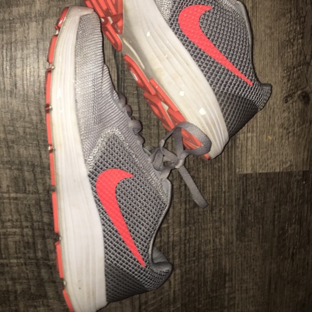 lightly worn grey and pink nike’s